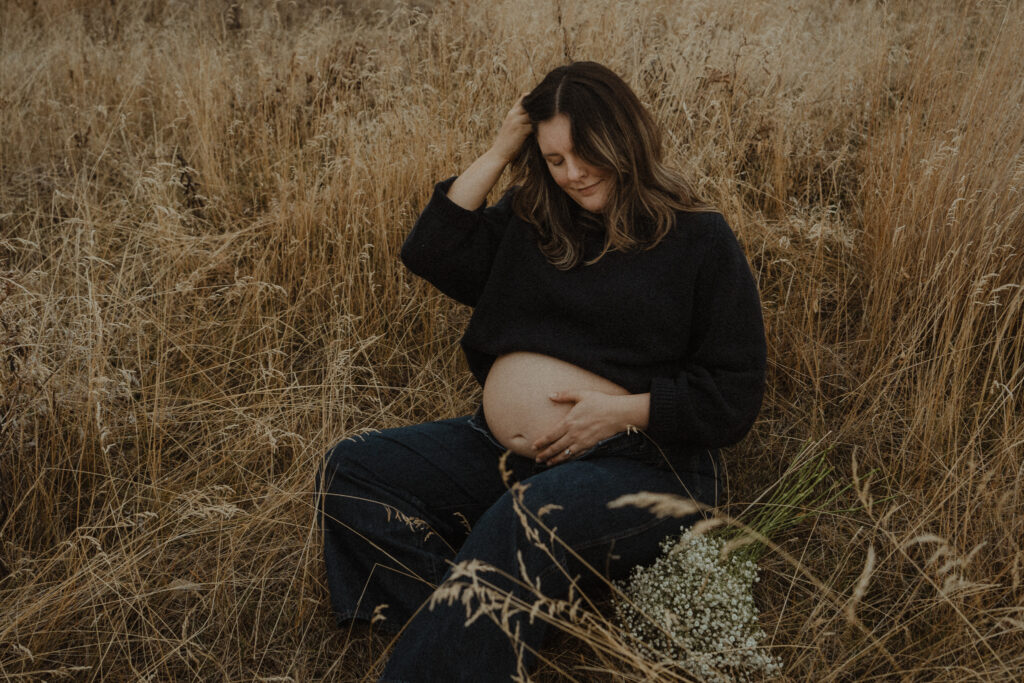 Moody Maternity Photos Okanagan By Kayla Bowie
