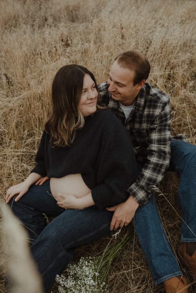 Moody Maternity Photos Okanagan By Kayla Bowie