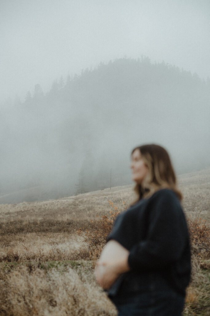 Moody Maternity Photos Okanagan By Kayla Bowie