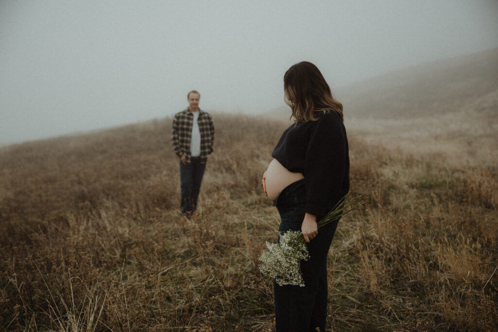Moody Maternity Photos Okanagan By Kayla Bowie